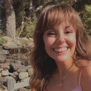 Meet your Posher, Danielle